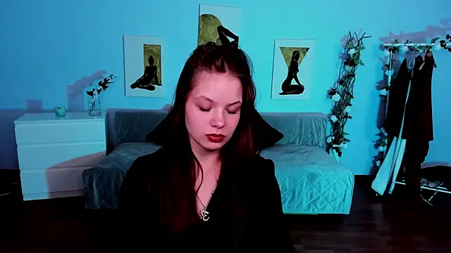 BetsyKiss online show from March 31, 5:13 pm