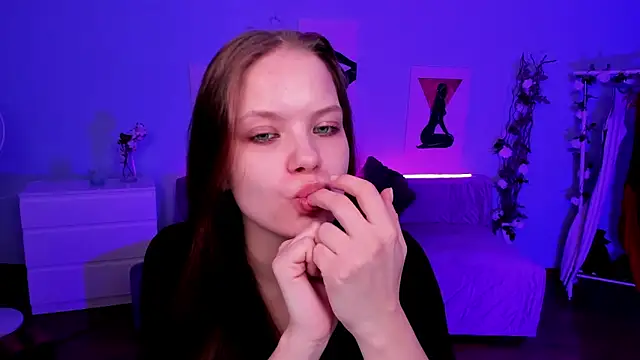 BetsyKiss online show from April 15, 5:09 pm