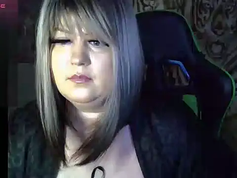 Snapshot of YuliiaSan chatting on November 9, 7:06 am YuliiaSan online show from November 9, 7:06 am