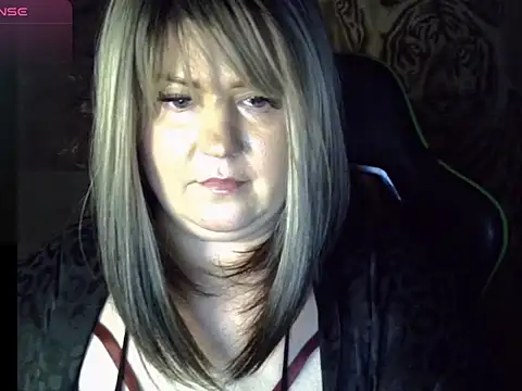 Snapshot of YuliiaSan chatting on November 10, 4:28 pm YuliiaSan online show from November 10, 4:28 pm