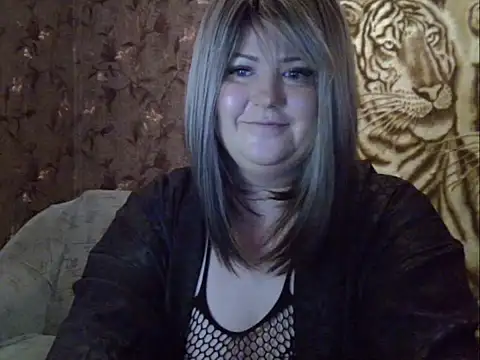 Snapshot of YuliiaSan chatting on December 15, 5:44 am YuliiaSan online show from December 15, 5:44 am