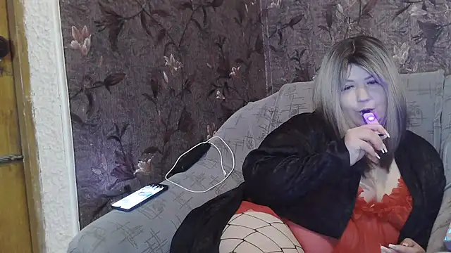 Snapshot of YuliiaSan chatting on August 2, 7:45 pm YuliiaSan online show from August 2, 7:45 pm