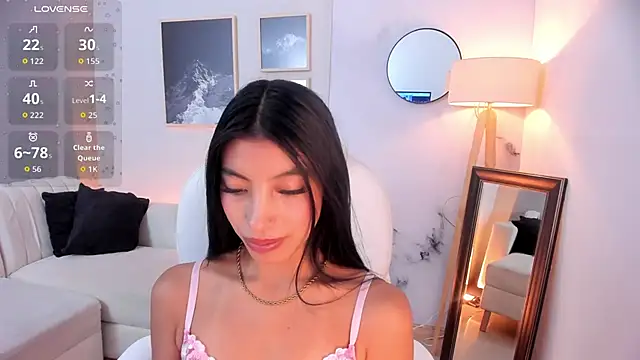 Tiffany Low online show from March 23, 3:38 pm