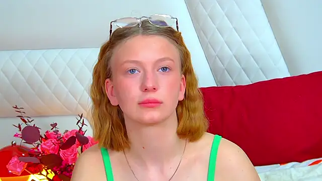 BeatriceBinoche online show from April 18, 7:07 pm