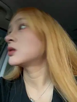 yuki june online show from October 20, 9:32 am