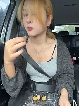 yuki june online show from October 31, 8:26 am