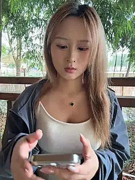 yuki june online show from April 25, 6:27 am