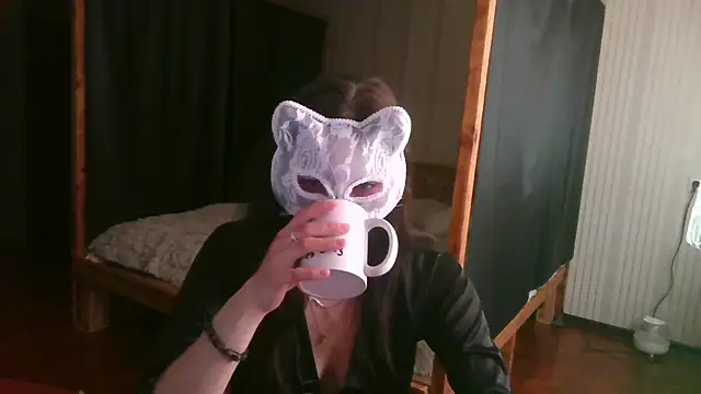 EthelsLover online show from April 5, 7:05 am