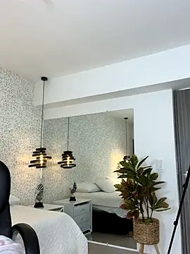 EMILIIA RICHTER   online show from September 29, 7:08 pm