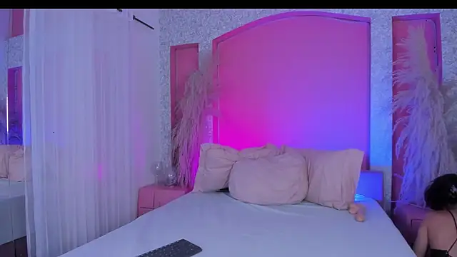 Peytonn Monroe online show from December 15, 8:02 pm