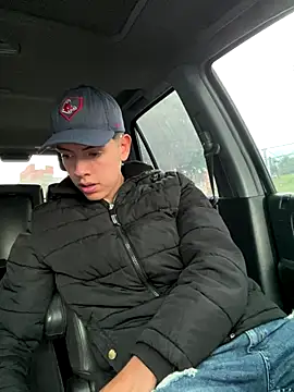 mattebret11 online show from November 4, 5:56 pm