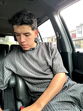 mattebret11 online show from November 5, 3:56 pm