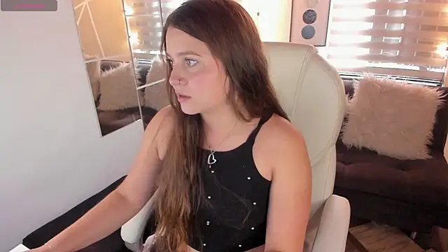 sophiee09  online show from April 18, 1:37 pm