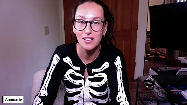 Snapshot of annmarieferrara chatting on October 3, 4:04 pm annmarieferrara online show from October 3, 4:04 pm