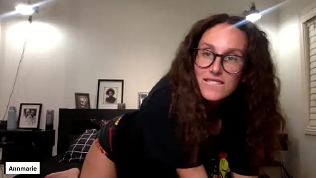 Snapshot of annmarieferrara chatting on October 10, 2:54 am annmarieferrara online show from October 10, 2:54 am