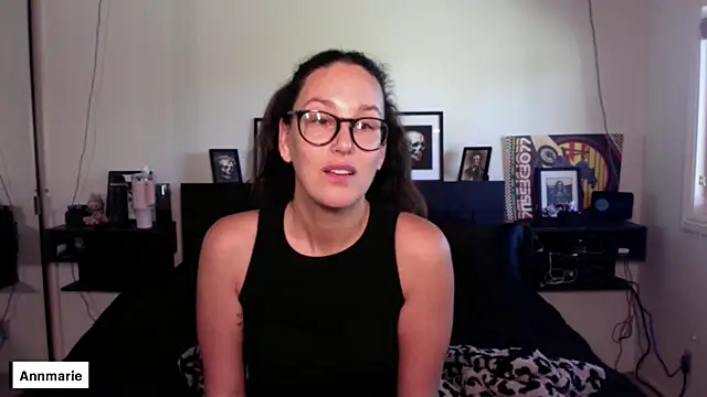 Snapshot of annmarieferrara chatting on October 17, 4:09 pm annmarieferrara online show from October 17, 4:09 pm