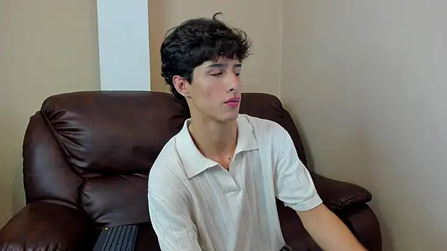 Xam Collen online show from December 17, 2:34 pm