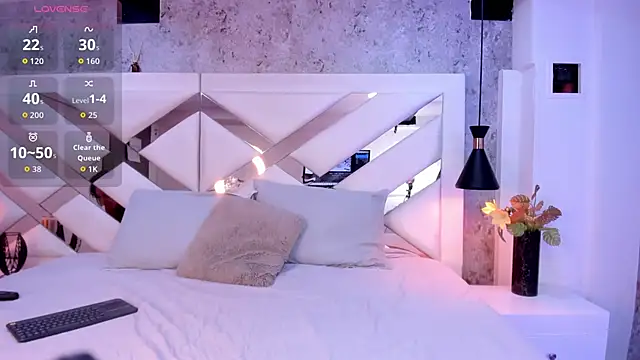 Snapshot of Megan-8 chatting on September 17, 4:25 am Megan-8 online show from September 17, 4:25 am