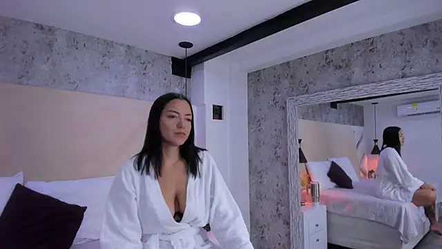 Snapshot of Megan-8 chatting on November 14, 4:11 am Megan-8 online show from November 14, 4:11 am