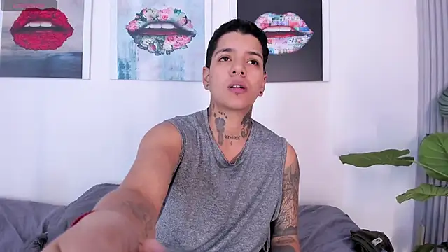 Girls inlove online show from October 9, 11:41 am