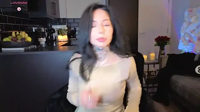 jeans-and-peach online show from September 28, 12:49 am