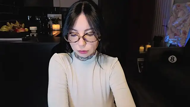 jeans-and-peach online show from October 3, 3:14 am