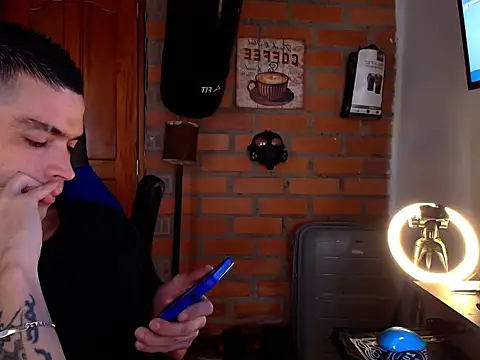 Travis R online show from October 10, 3:55 pm