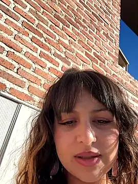 MaiaRouge online show from October 6, 9:40 am