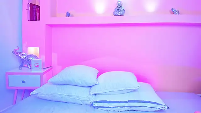 Snapshot of SofiaFontaiine chatting on October 15, 3:50 am SofiaFontaiine online show from October 15, 3:50 am