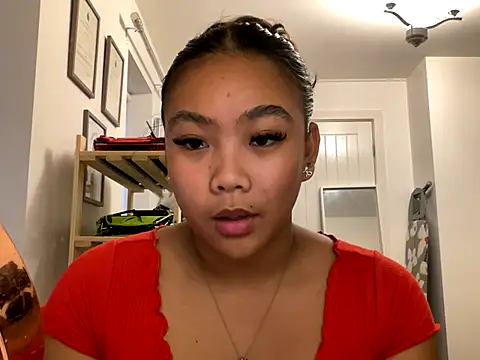 Snapshot of MissCherryyxox chatting on October 3, 4:26 pm MissCherryyxox online show from October 3, 4:26 pm