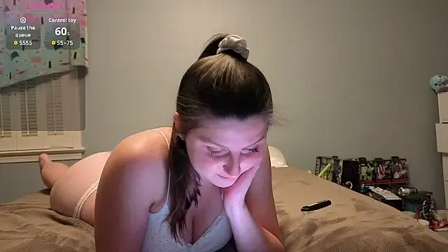 Snapshot of Sweettemptation465032 chatting on September 27, 3:44 am Sweettemptation465032 online show from September 27, 3:44 am