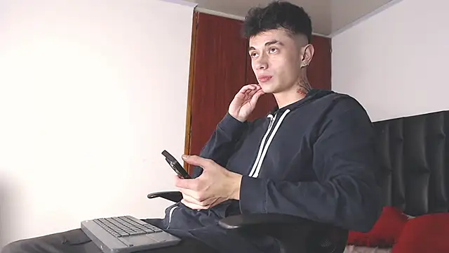 Snapshot of jaico_santos chatting on October 24, 10:50 pm jaico santos online show from October 24, 10:50 pm