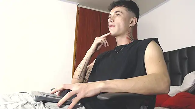 Snapshot of jaico_santos chatting on October 25, 10:26 pm jaico santos online show from October 25, 10:26 pm