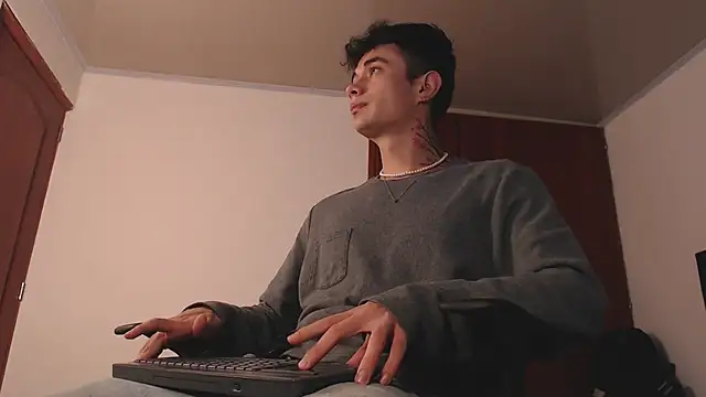 Snapshot of jaico_santos chatting on November 29, 6:11 pm jaico santos online show from November 29, 6:11 pm