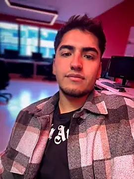 Snapshot of tomy_hot20 chatting on October 10, 3:44 pm tomy hot20 online show from October 10, 3:44 pm