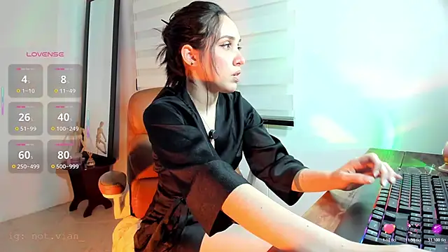 Snapshot of SarahCastillo_ chatting on May 25, 2:17 am SarahCastillo online show from May 25, 2:17 am