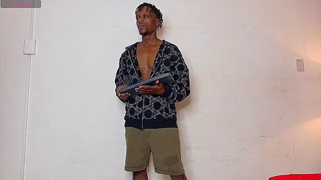 SkylerBigxxx online show from September 20, 4:02 am