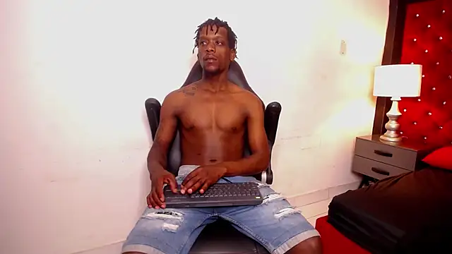 SkylerBigxxx online show from November 5, 3:39 am