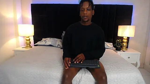 SkylerBigxxx online show from June 4, 4:29 am