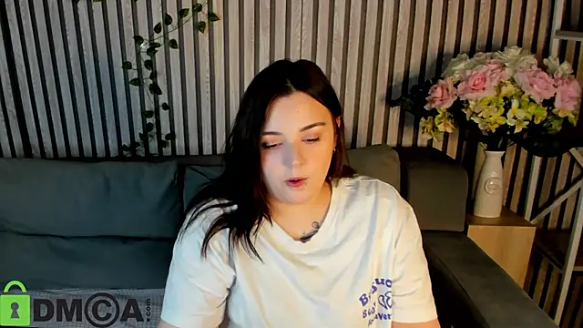 Snapshot of Mia_R0ss chatting on November 5, 1:05 am Mia R0ss online show from November 5, 1:05 am