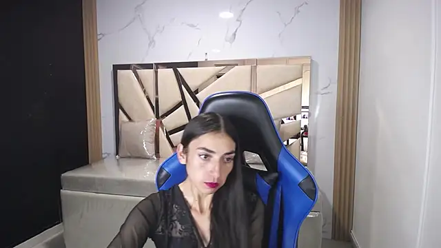 Maily a  online show from November 7, 8:20 pm