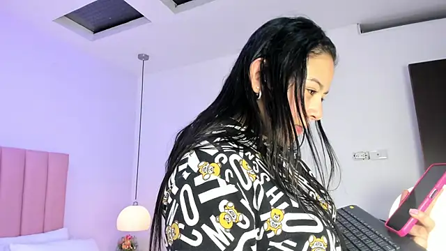 Snapshot of Amy_Ferreira chatting on October 24, 11:12 pm Amy Ferreira online show from October 24, 11:12 pm