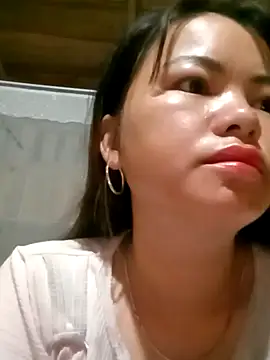 emly-xinh18 online show from October 29, 9:38 pm