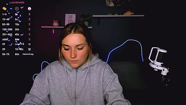 casey meow  online show from October 16, 5:19 am