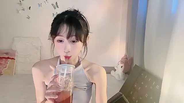 Snapshot of ai-ai-mi chatting on October 27, 5:44 am ai-ai-mi online show from October 27, 5:44 am