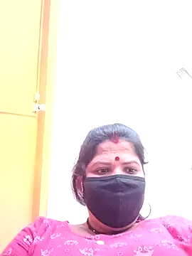 Snapshot of Hott_locky chatting on February 21, 9:10 am Hott locky online show from February 21, 9:10 am