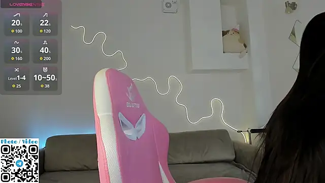 Helen Spark online show from November 12, 2:01 am