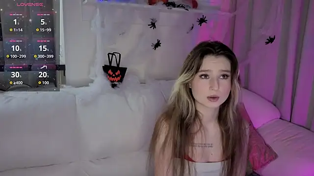 Snapshot of _Lua__ chatting on October 30, 7:14 pm Lua online show from October 30, 7:14 pm