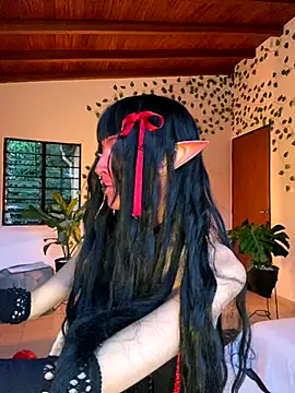 Snapshot of Nymphel1Moth chatting on November 6, 10:43 pm Nymphel1Moth online show from November 6, 10:43 pm