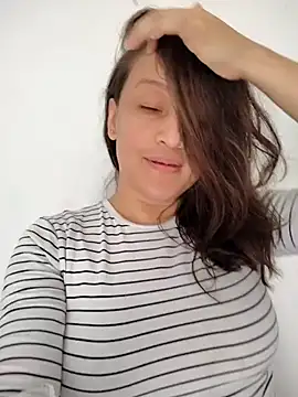 Snapshot of valery506 chatting on February 4, 4:35 pm valery506 online show from February 4, 4:35 pm